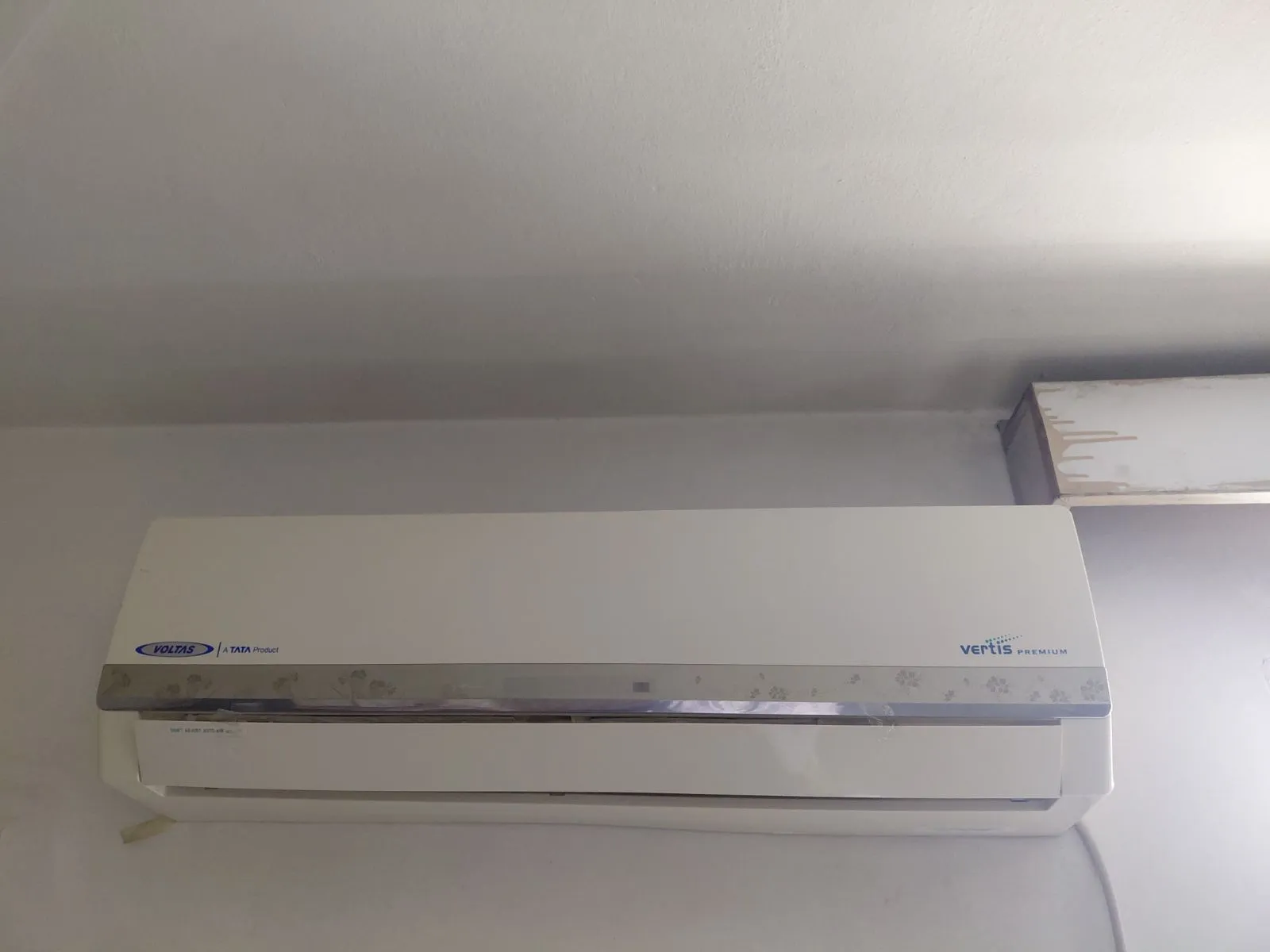 Air conditioner Voltas 1.5 t split for sale in Delhi, Delhi
