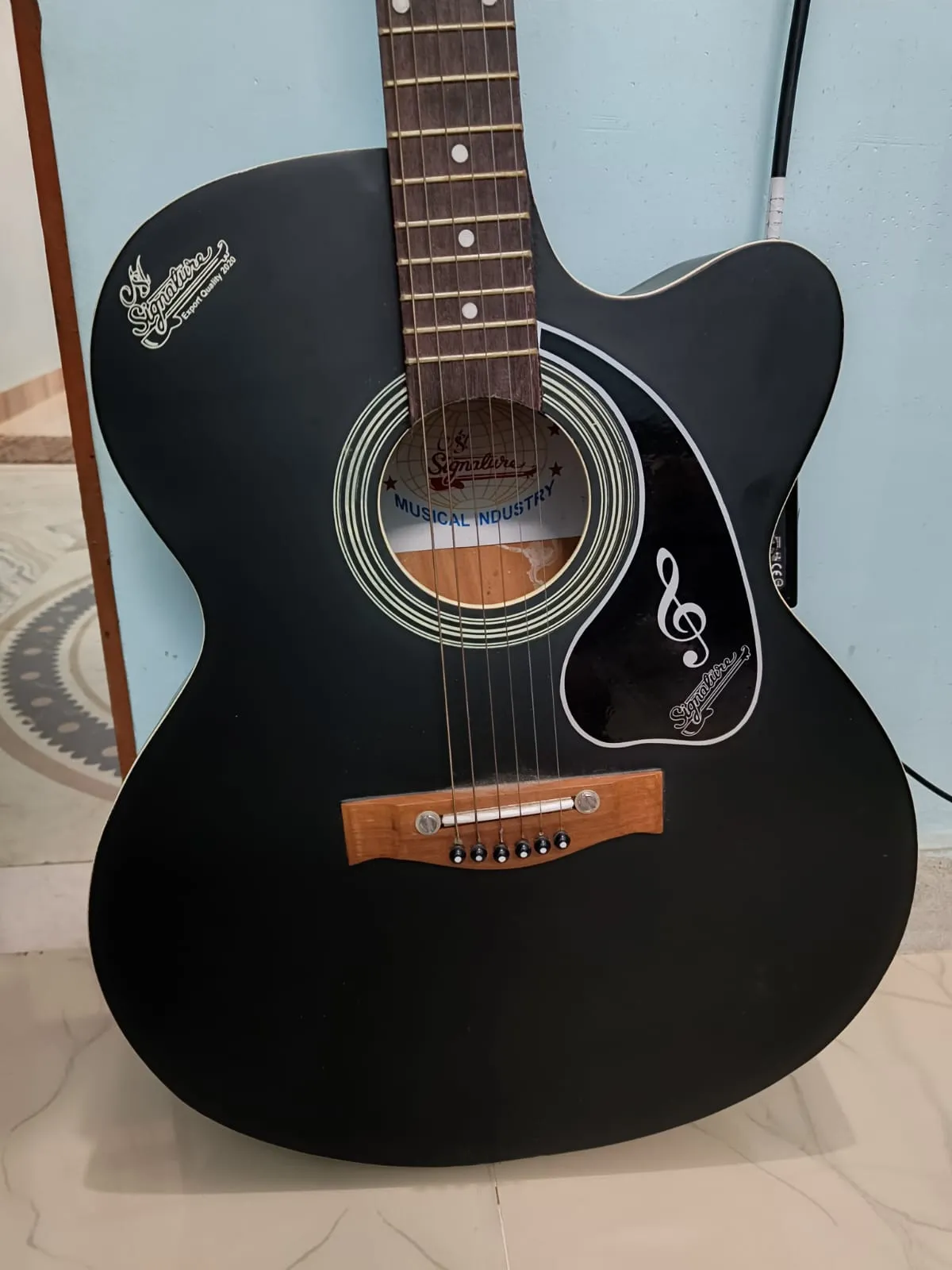 Acoustic Guitar - Thumbnail 3