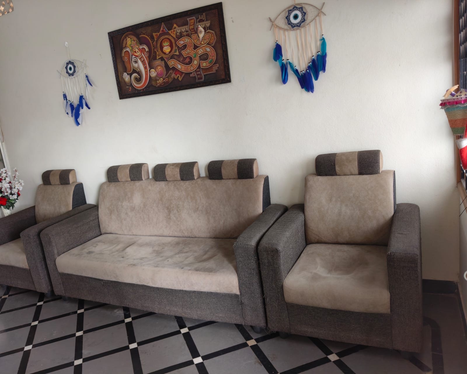 Sofa (3+2)& dressing table for sale in Secunderabad, Telangana