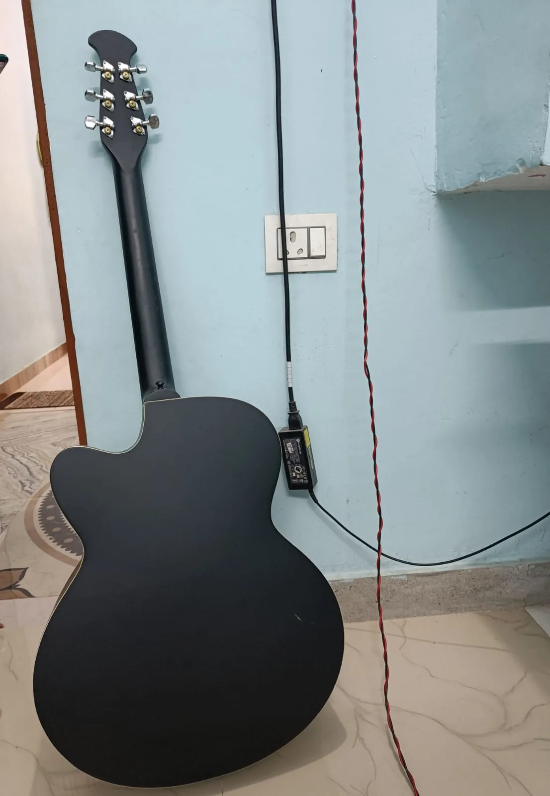 Acoustic Guitar - Thumbnail 4
