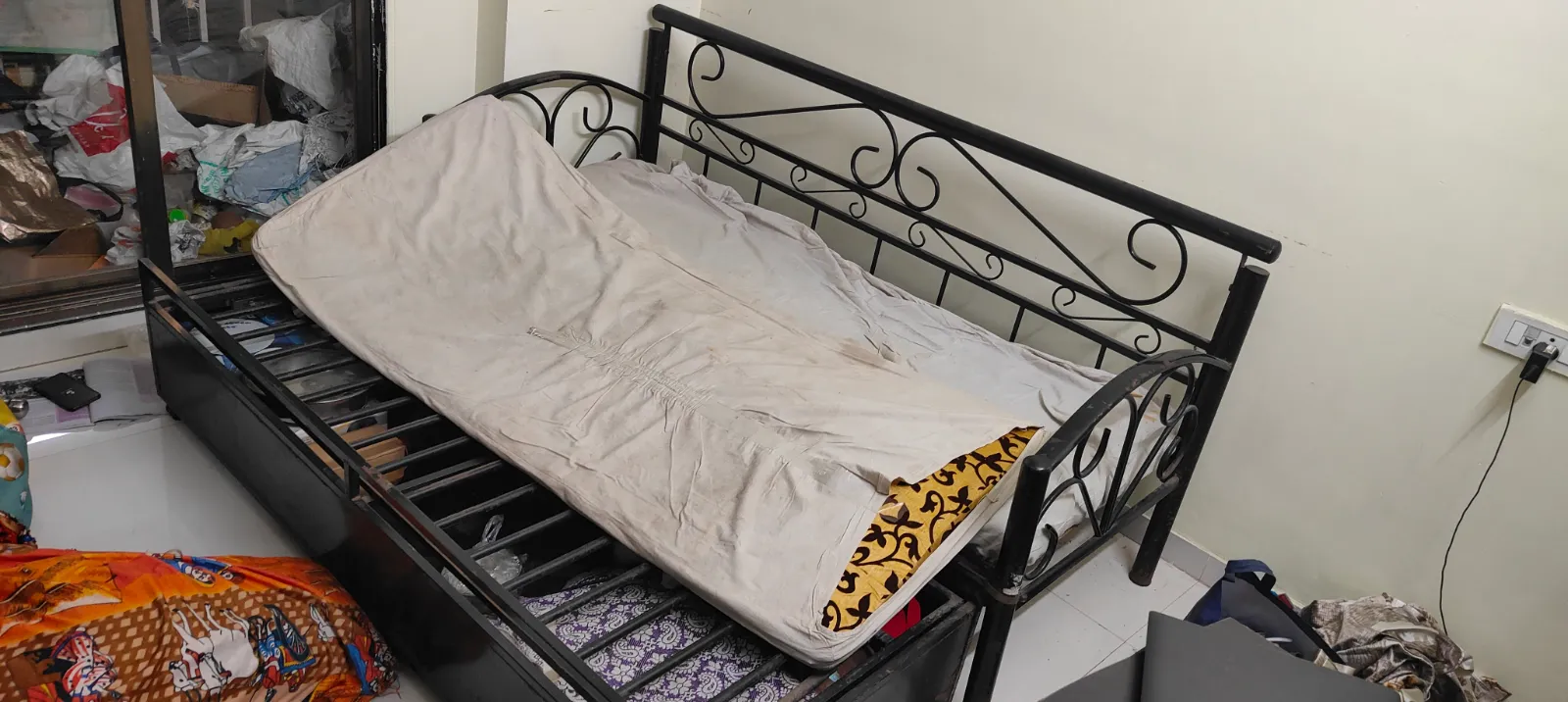 Convertible Metal Sofa-Cum-Bed with Pull-Out Trundle & Cushions - Thumbnail 3