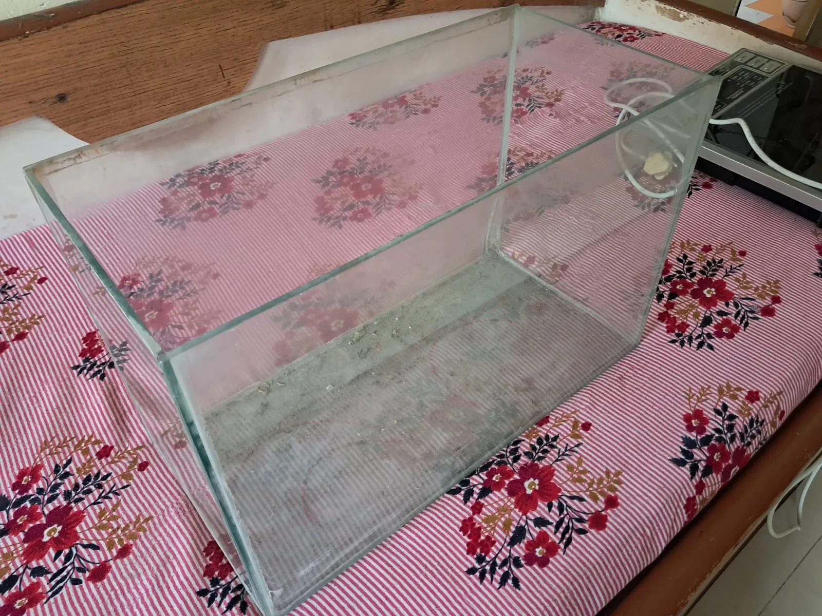Fish tank . - Thumbnail 2