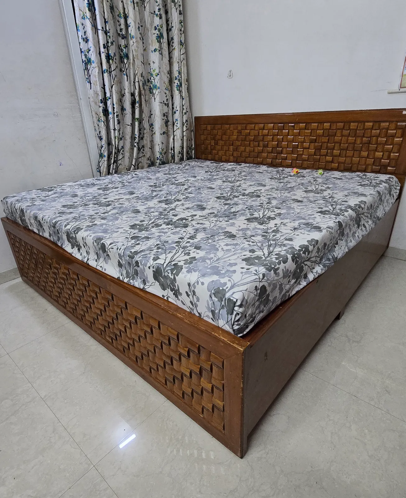 Queen Size Wooden Bed with side table and wakefit Memory Foam Mattress for sale in Pune, Maharashtra