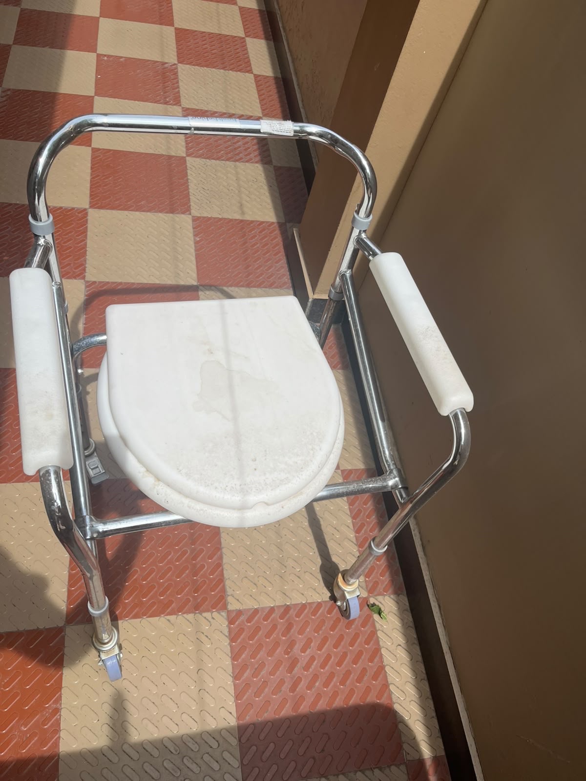 Elder wheel chair for sale for sale in Coimbatore, Tamil Nadu