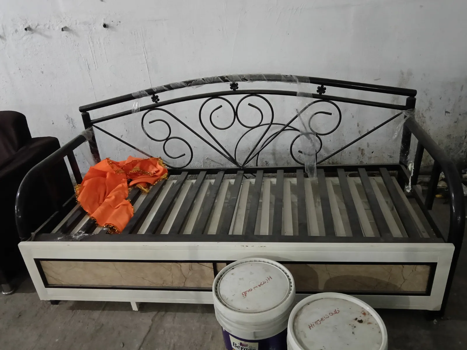 Metal Sofa Cum Bed / Sofa Set for Sale – Hinjewadi Phase 3, Pune - Thumbnail 2