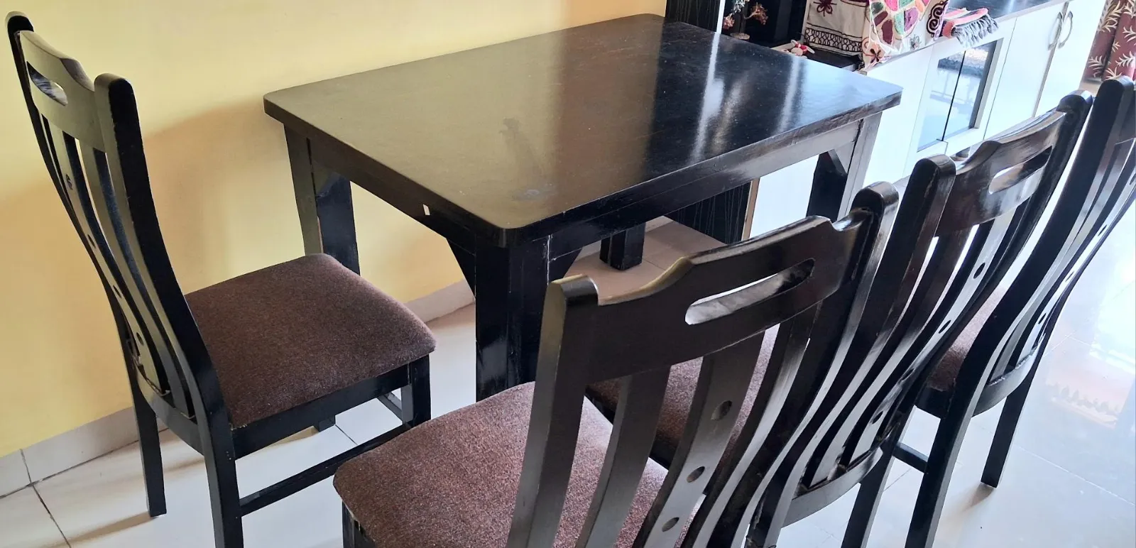 Solid Mysore Teak Wood 4-Seater Dining Set – Very Good Condition - Thumbnail 8