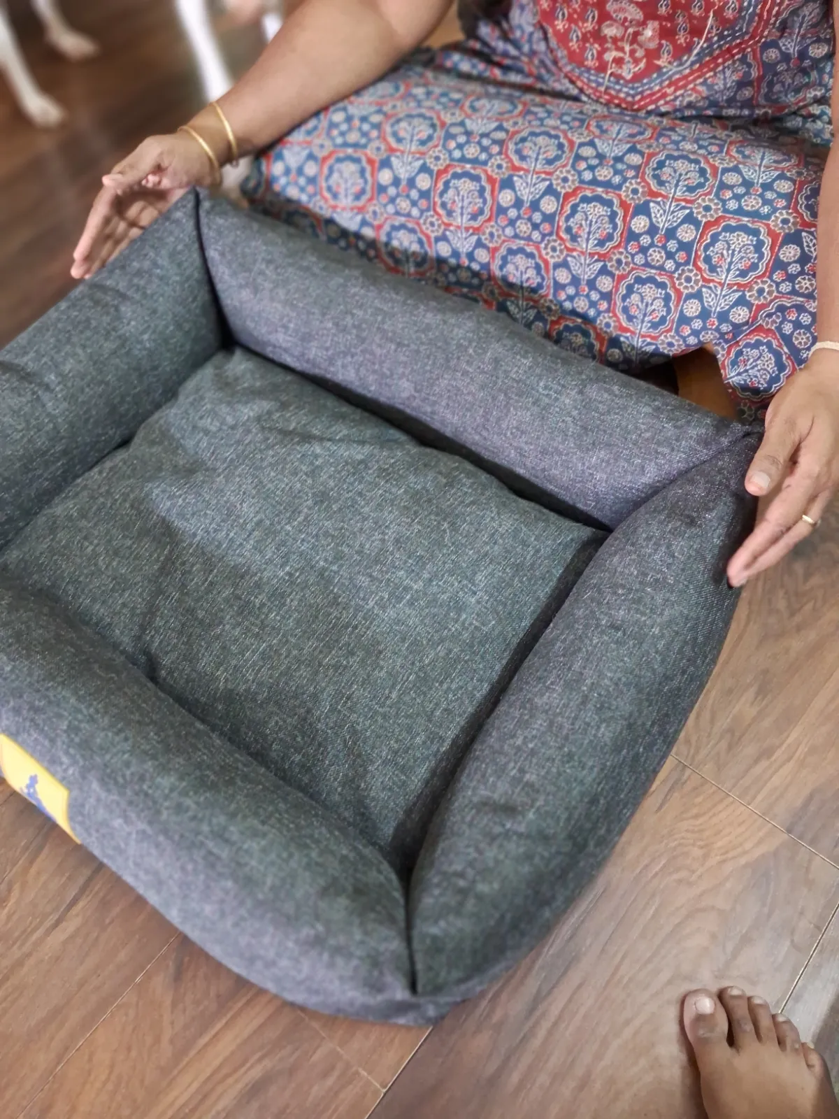 Premium Dog Bed – Like New, Barely Used - Thumbnail 6