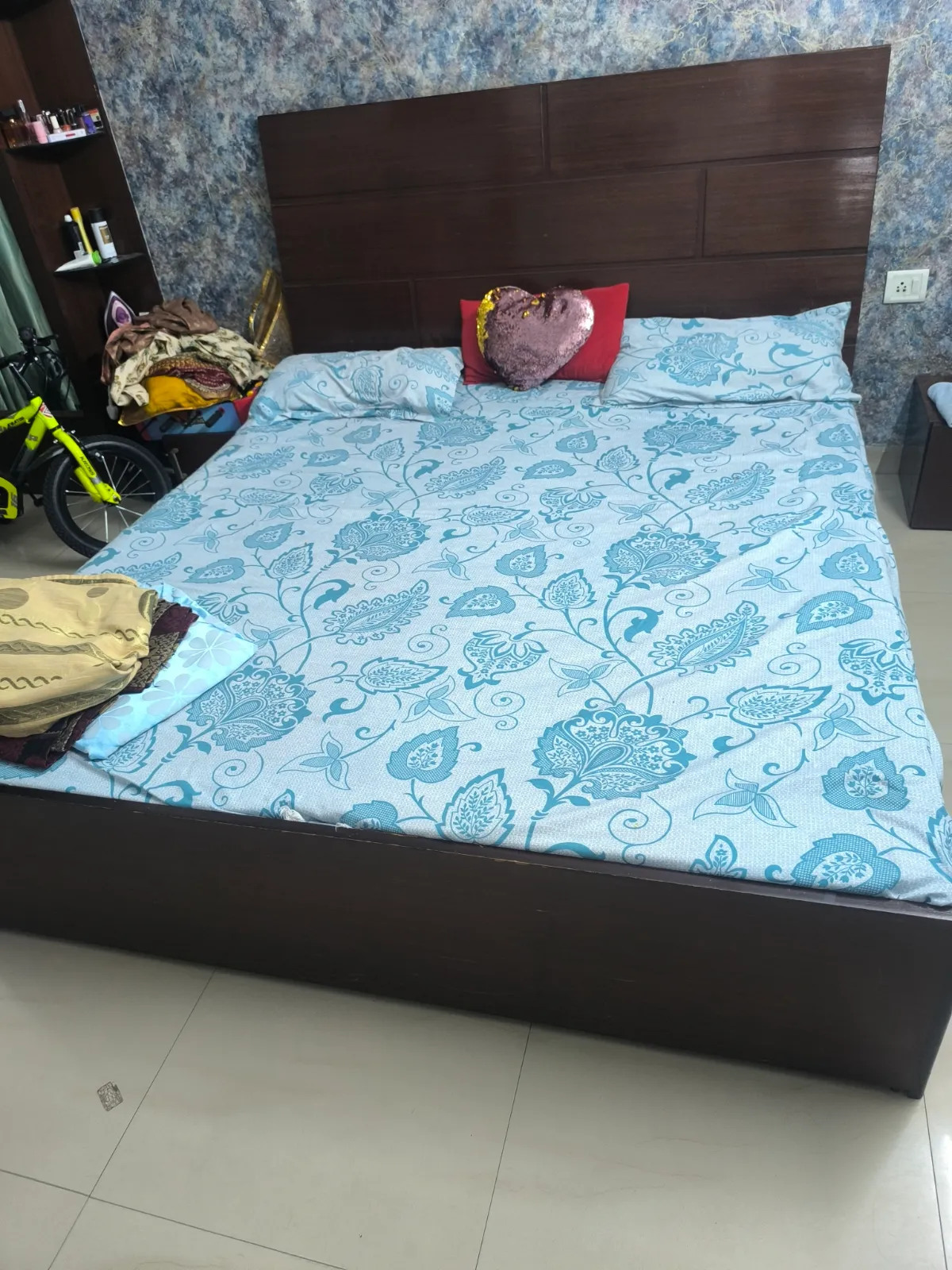 King soze double bed - Image 1