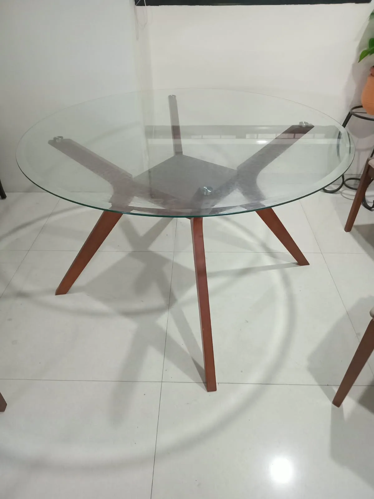4 seater Dining Table - Thumbnail 2