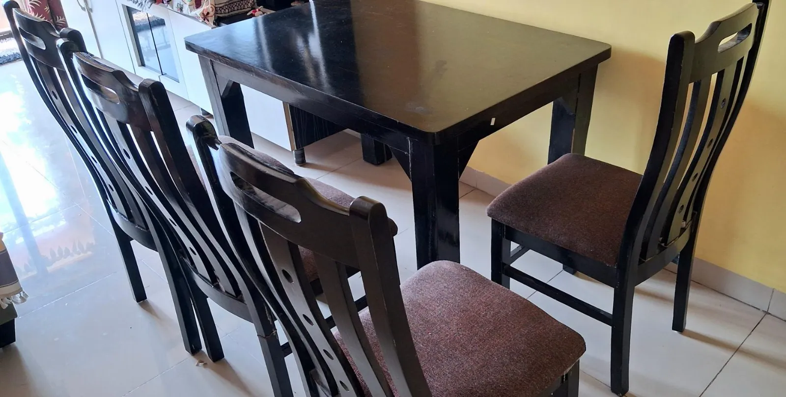 Solid Mysore Teak Wood 4-Seater Dining Set – Very Good Condition - Thumbnail 7