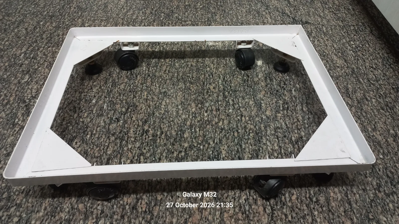 Samsung 6.5 KG front load washing machine stand - Image 1