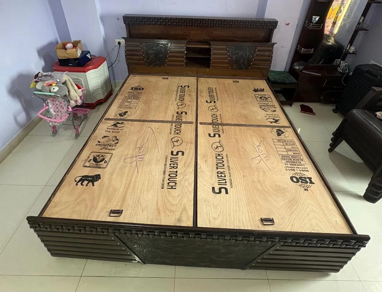 King size double bed for sale in Bhopal, Madhya Pradesh