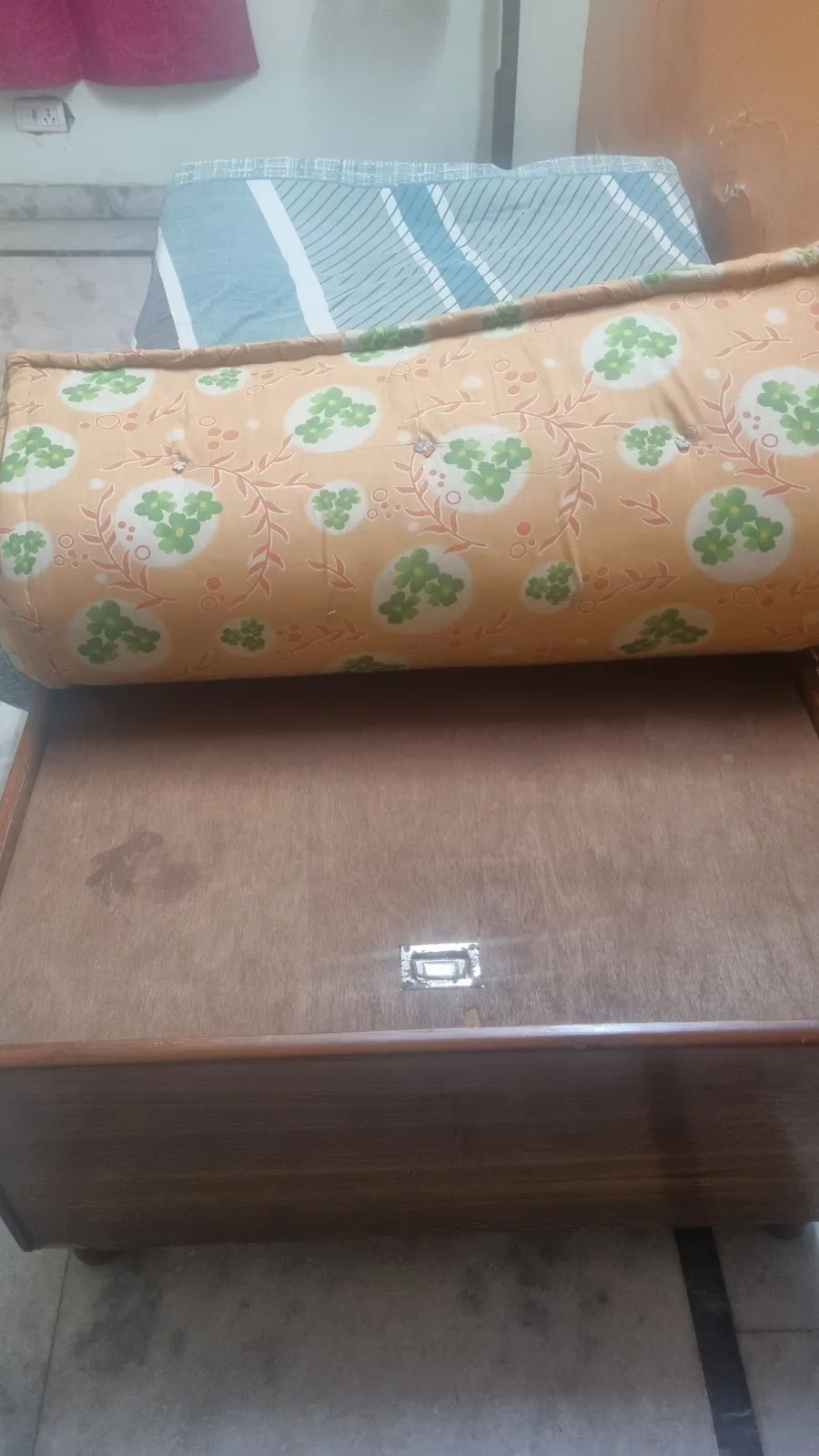 Single bed with storage. for sale in New Delhi, Delhi