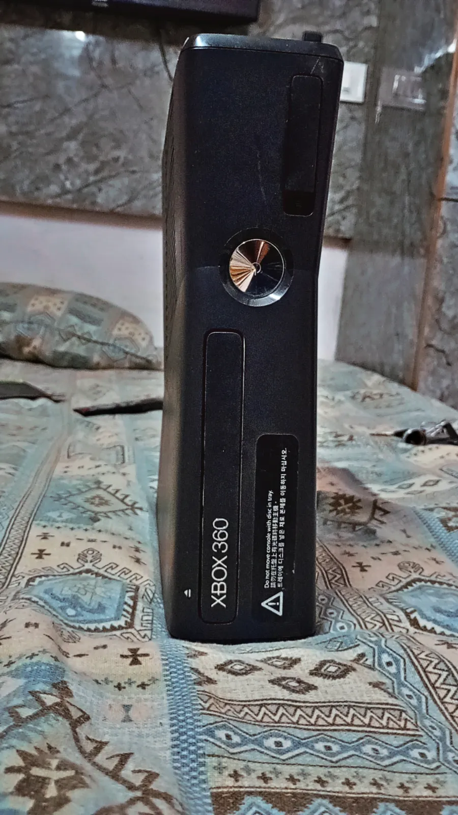 Xbox 360 e with kinict sensor 250gb - Thumbnail 2