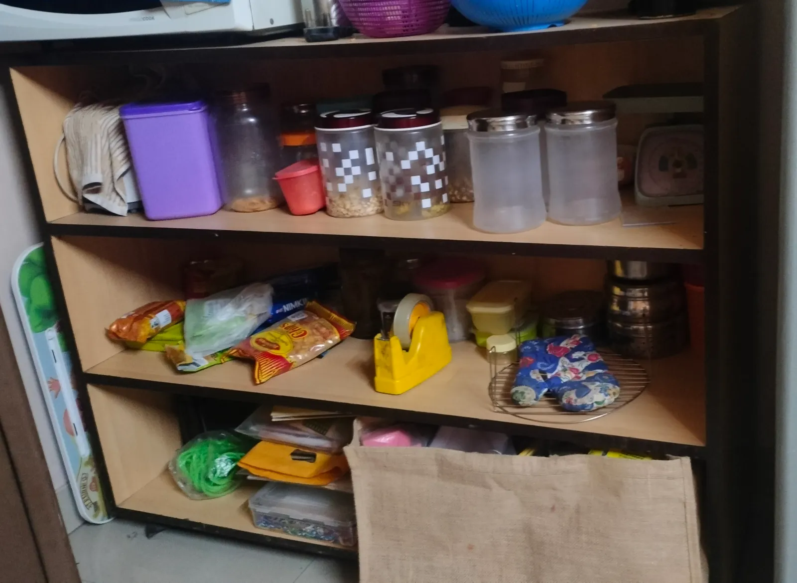 3 tier kitchen storage rack, good condition for sale in Kolkata, West Bengal