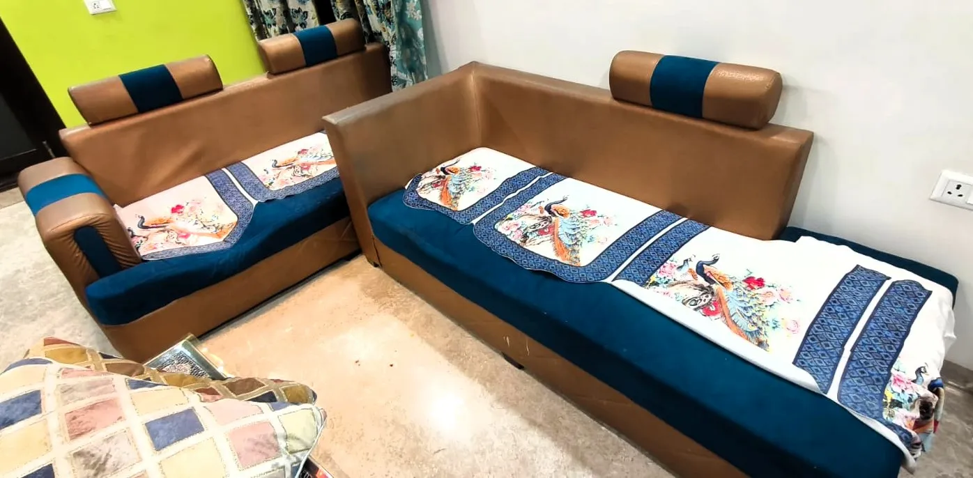 7 Seater sofa set + matching center table glass top. - Thumbnail 4