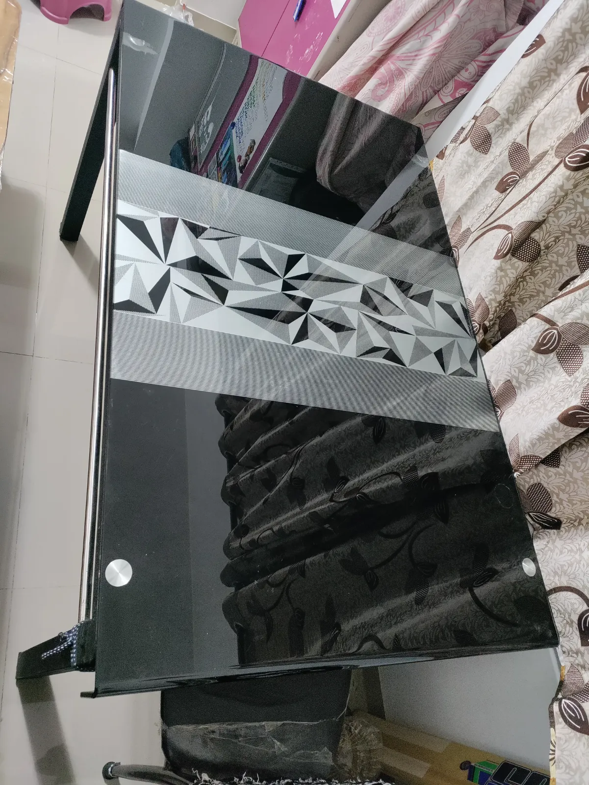 4-Seater Dining Table with Glass Top & Chairs – Excellent Condition for sale in Pune, Maharashtra