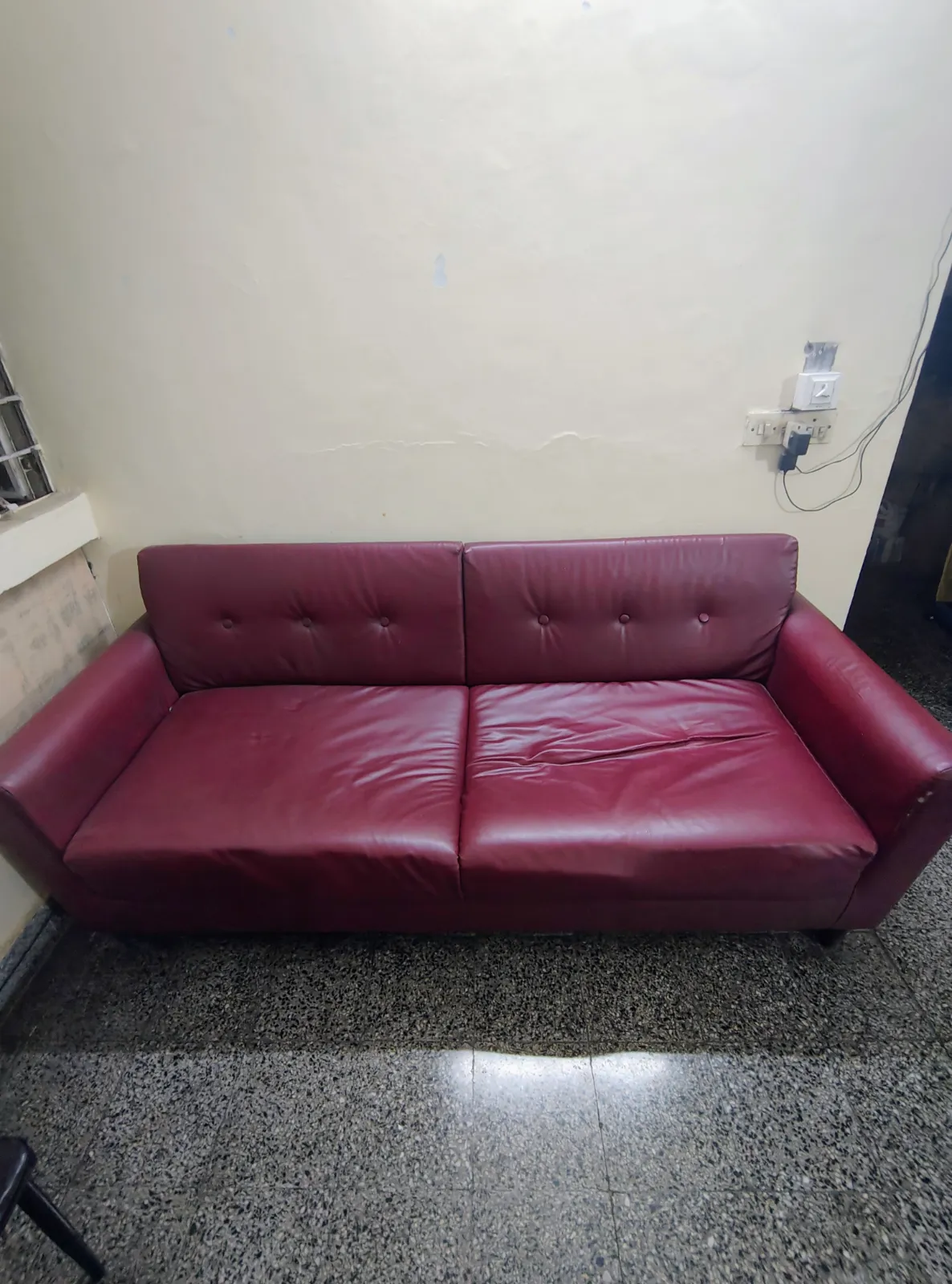 3 seater 10 year old sofa - Thumbnail 2