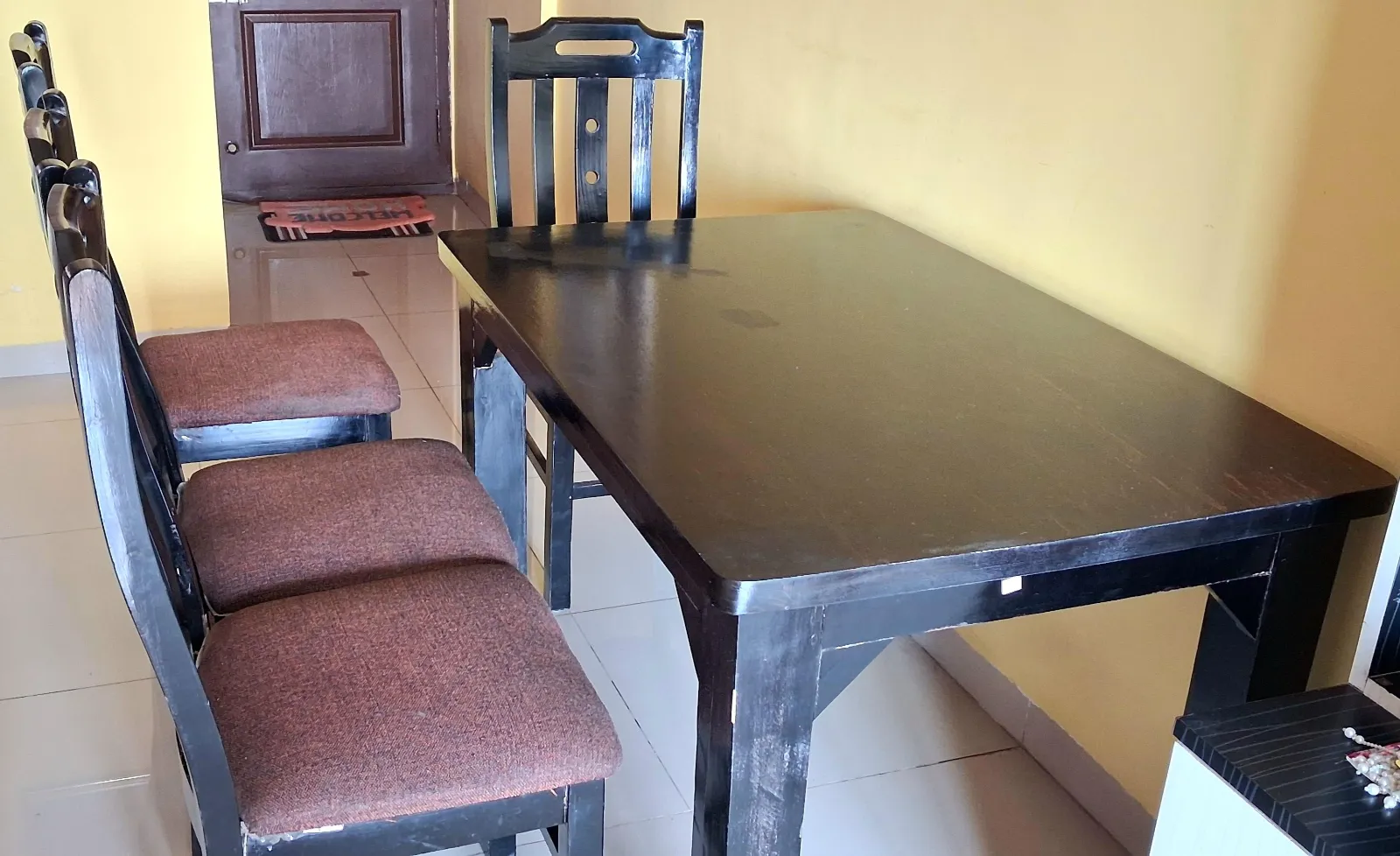 Solid Mysore Teak Wood 4-Seater Dining Set – Very Good Condition - Thumbnail 5
