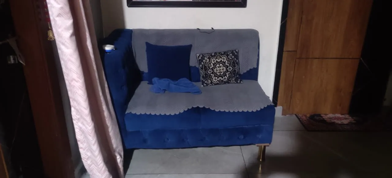 7 seater Sofa with table (7+2) - Thumbnail 2