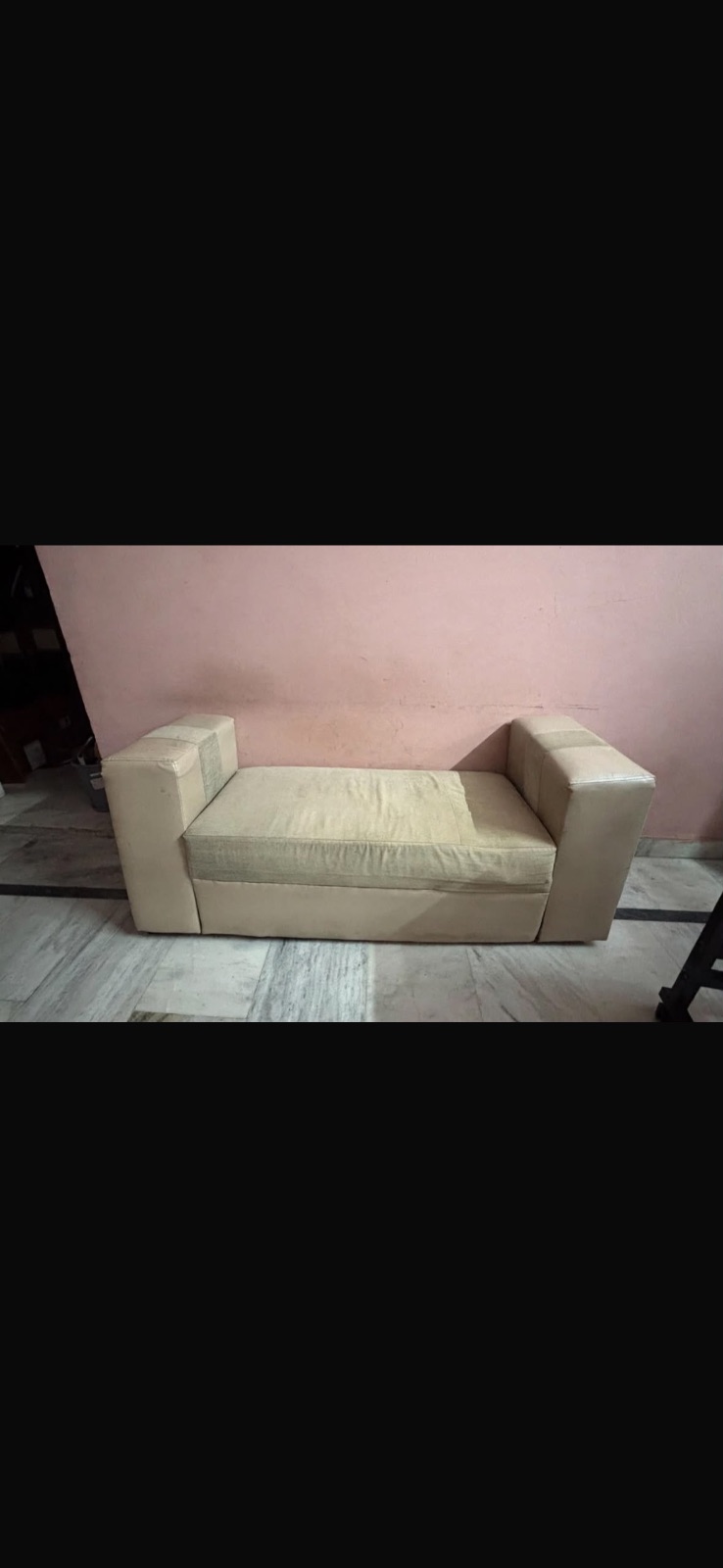 L Shaped 7 seater sofa with center table and arm chair - Thumbnail 3