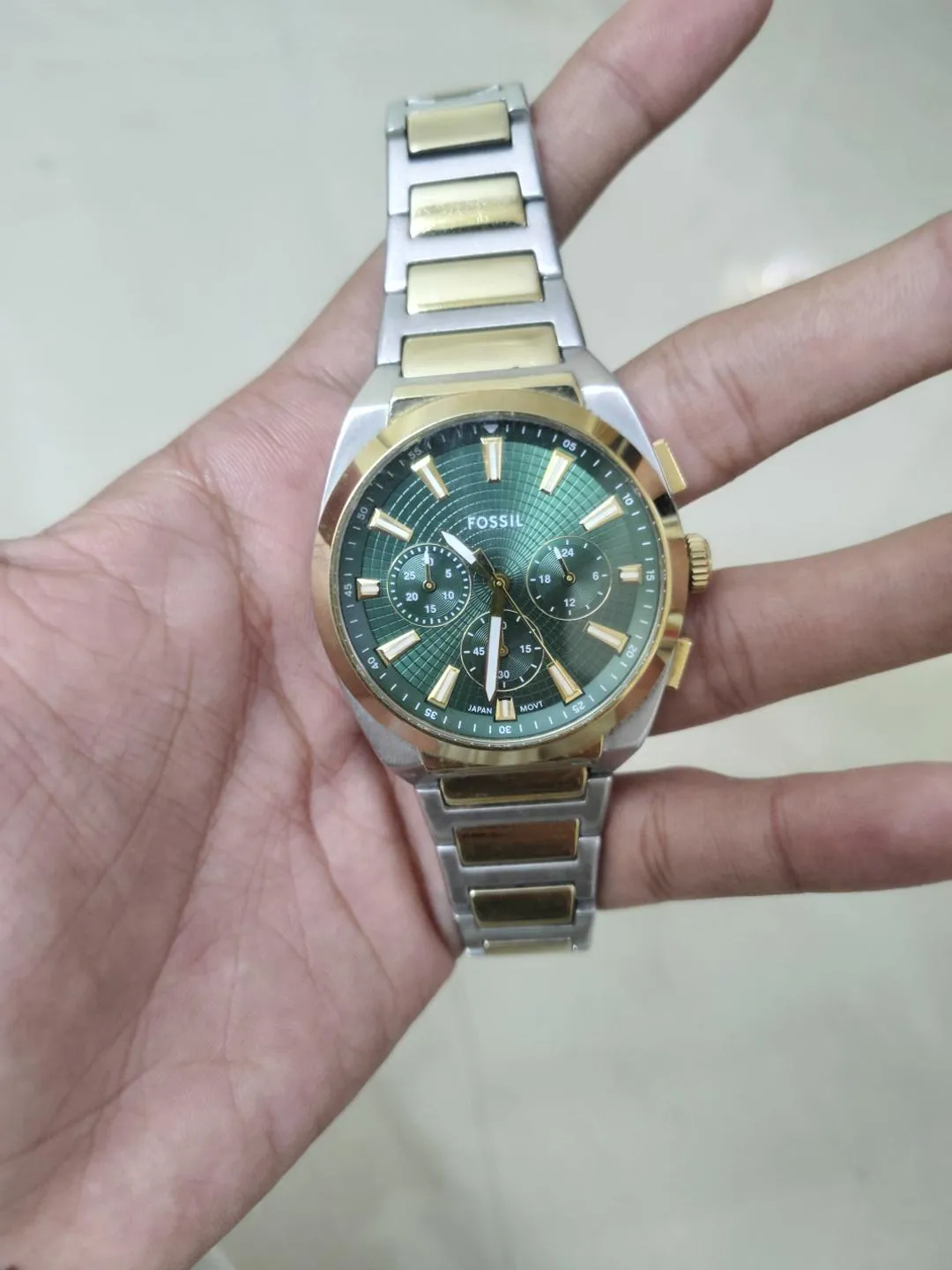 Title: Fossil Everett FS6106 Green Dial Men's Chronograph Watch  Price: ₹5,500 (Negotiable)  Description:  Selling my Fossil Everett FS6106 men's watc - Thumbnail 3