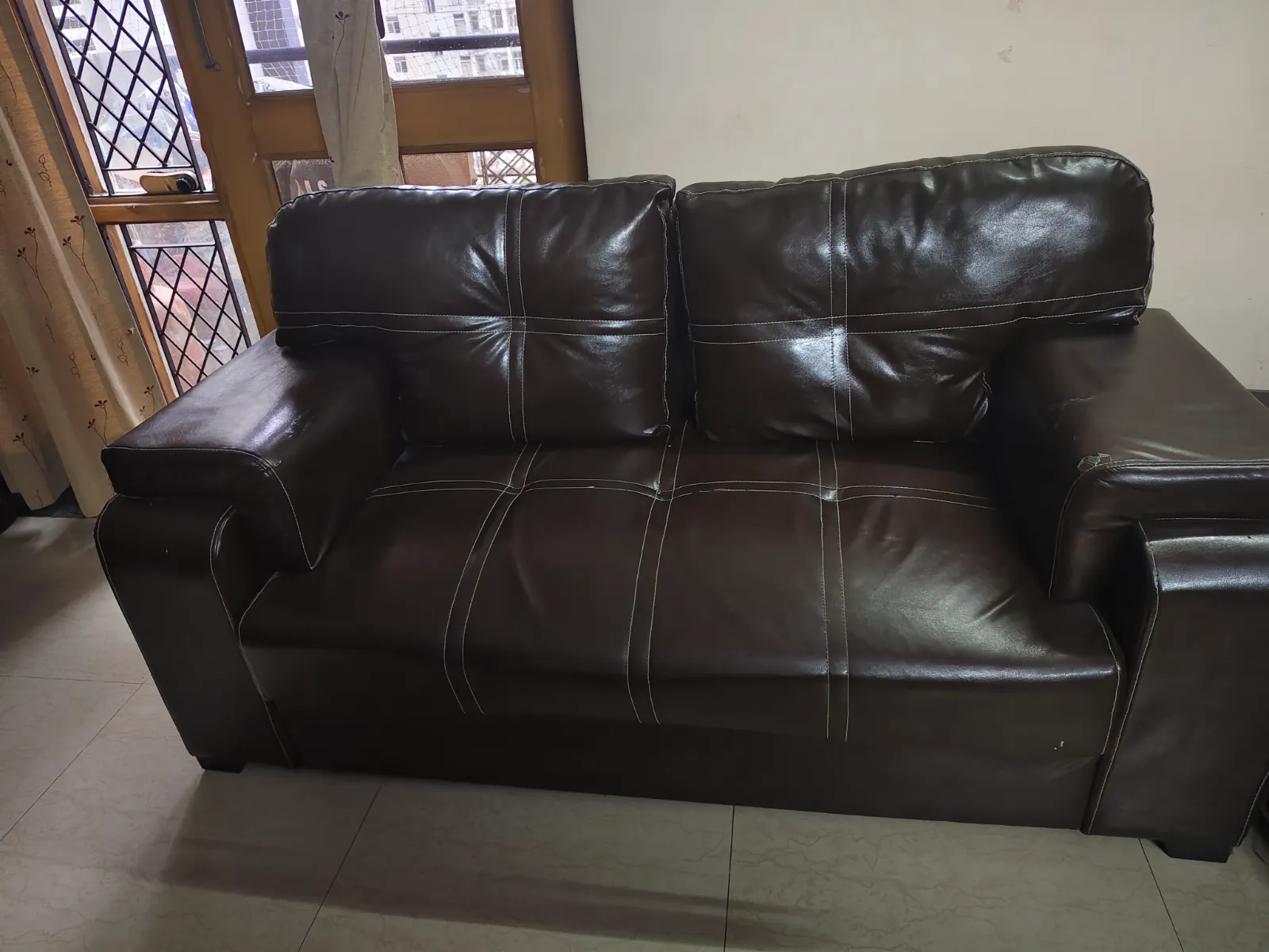3+2+2 leatherette Sofa set with center table for sale in FARIDABAD, Haryana