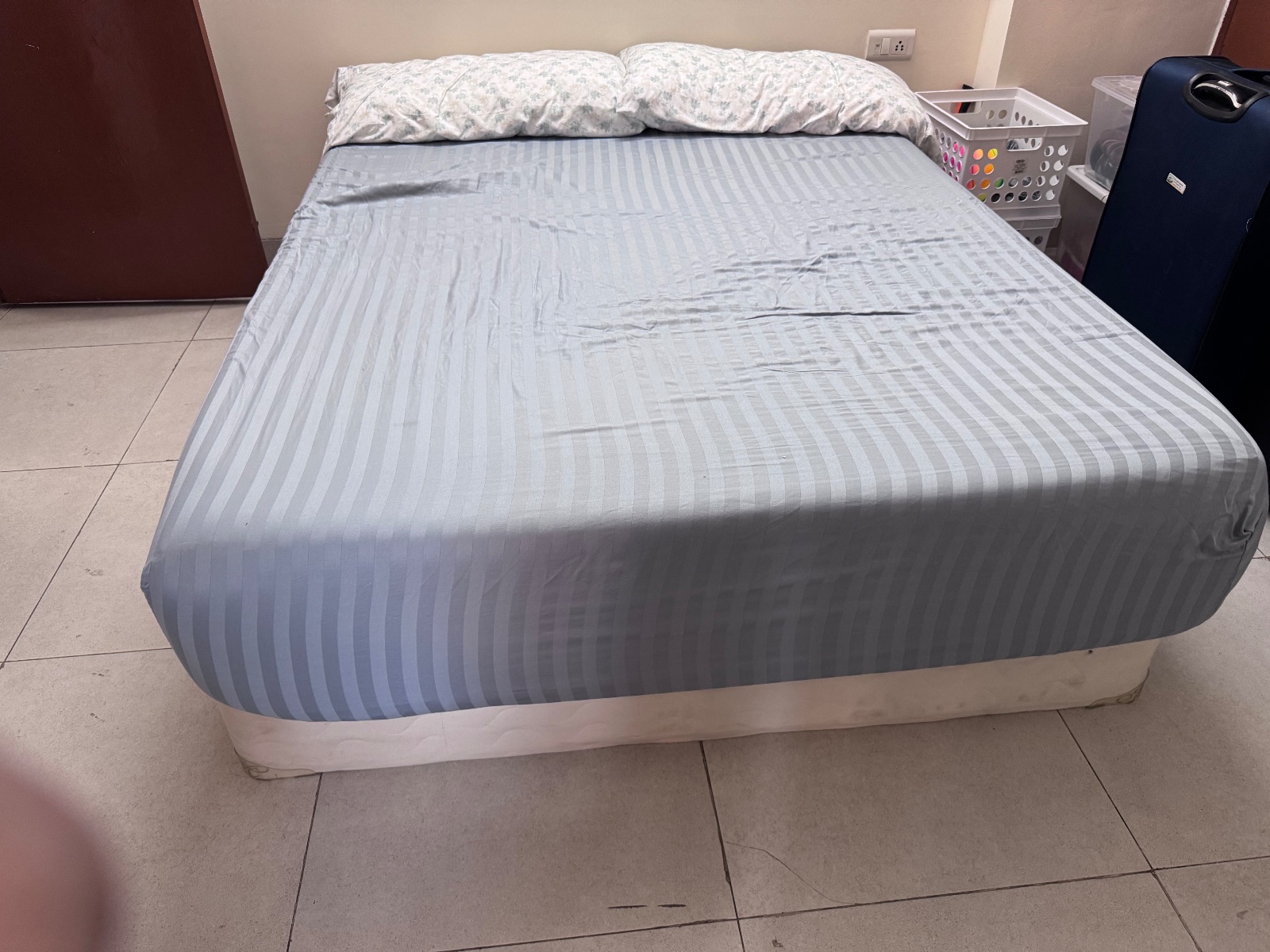 12” high density memory foam mattress - Thumbnail 2