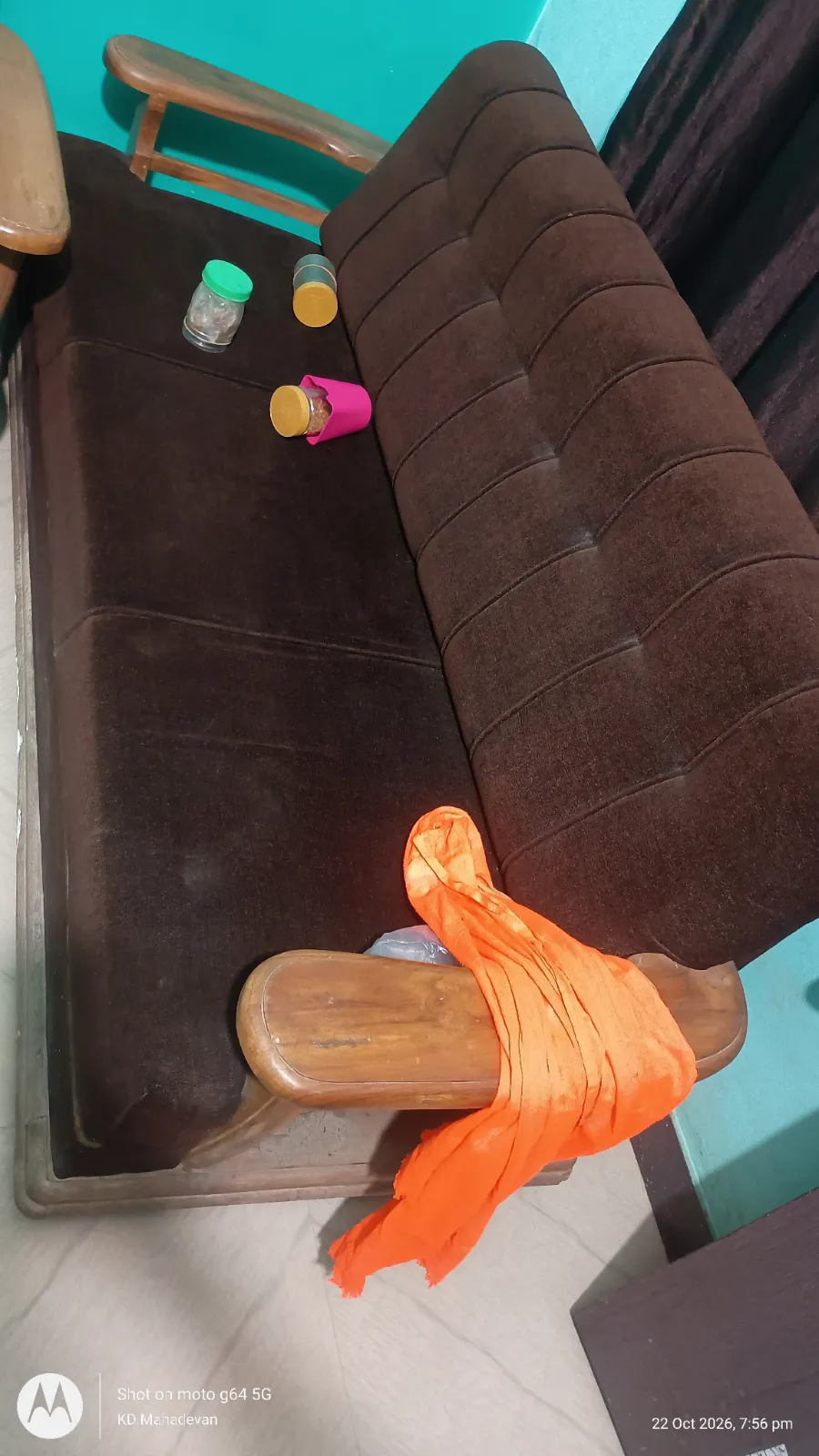 Sofa set with table - Thumbnail 3