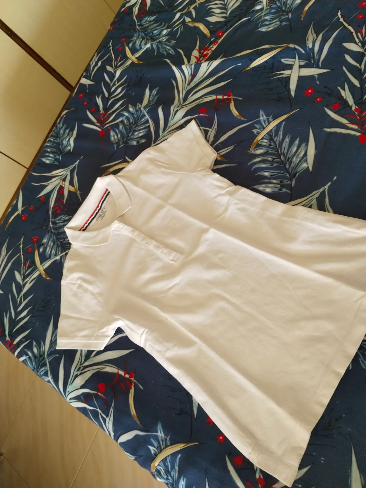 White polo t shirt - Thumbnail 15