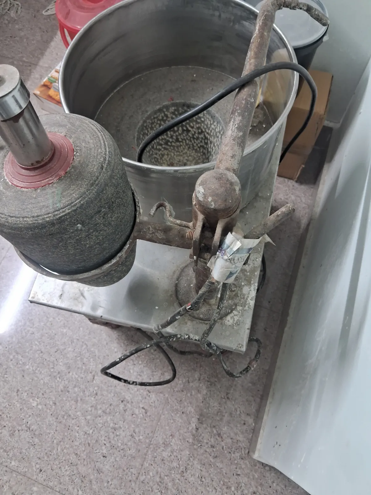 Grinder old model with good condition - Thumbnail 2