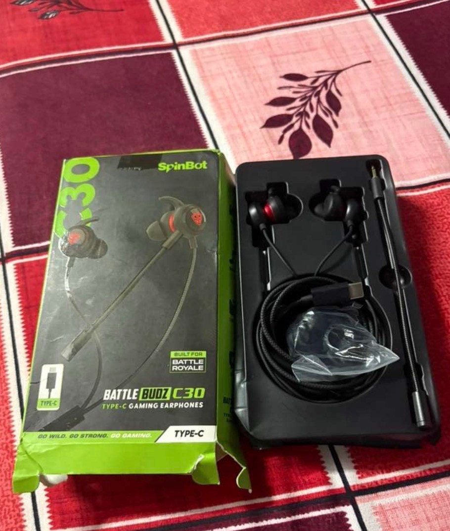 SpinBot C30 Type-C Gaming Earphones; Lightly Used for sale in Andheri, Maharashtra