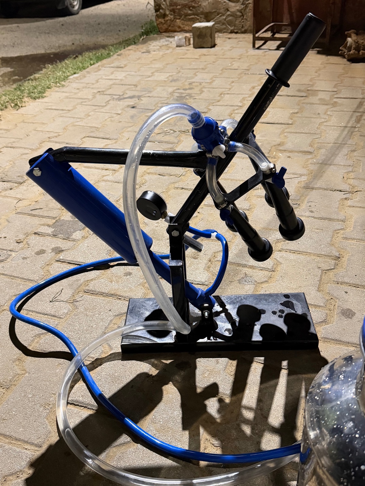 Cow/Buffalo Milking Machine - Thumbnail 2