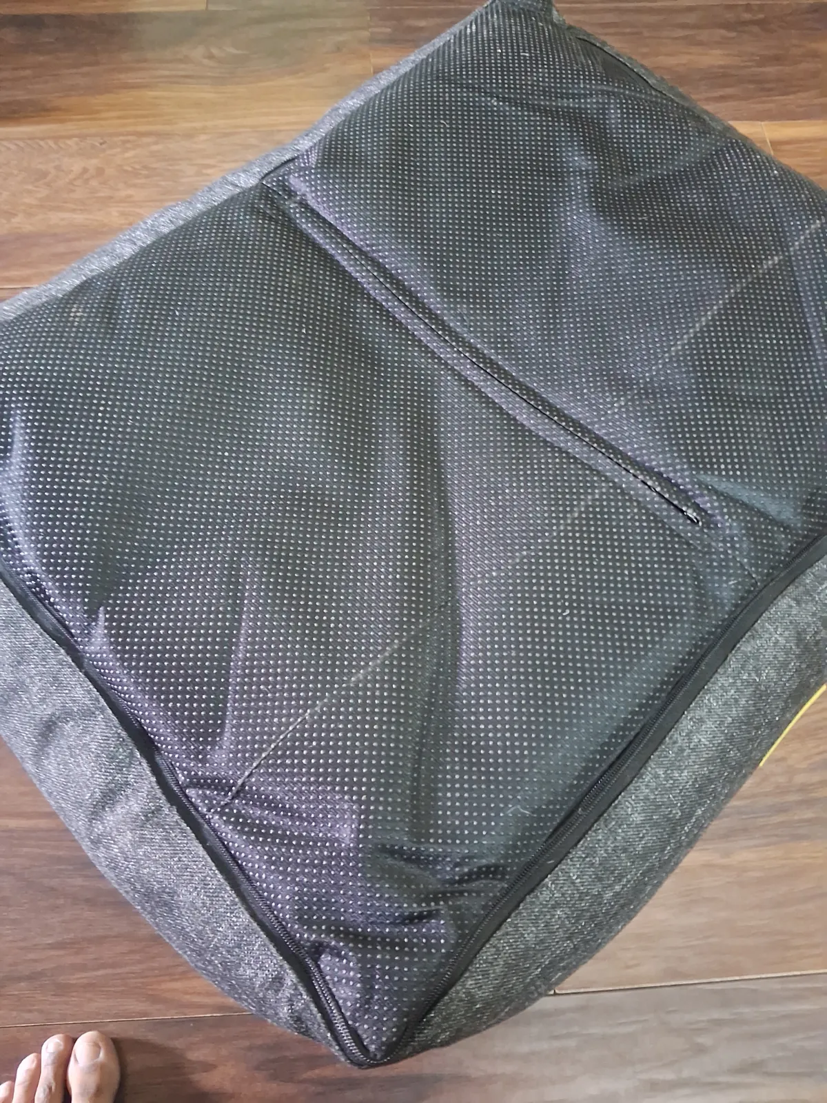 Premium Dog Bed – Like New, Barely Used - Thumbnail 3