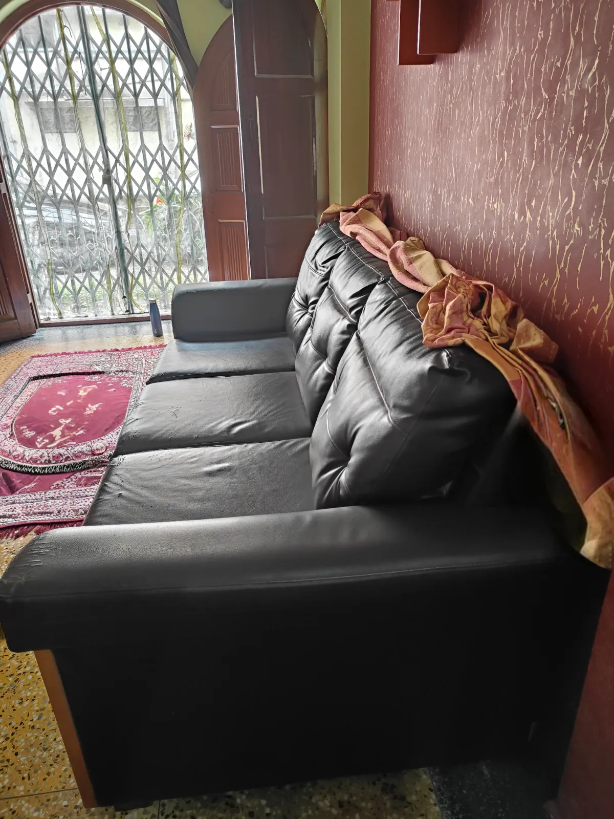 3 seater Leatherette Sofa - Thumbnail 2