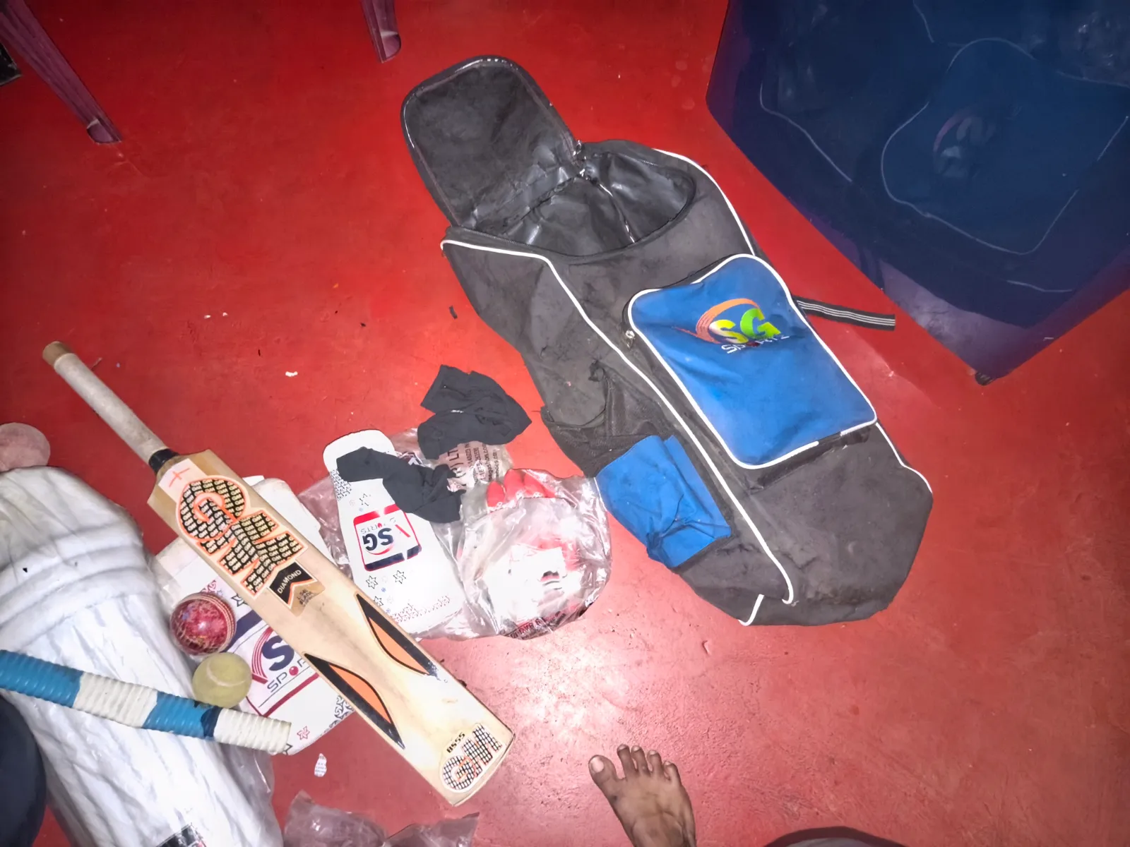 Full cricket kit - Thumbnail 4