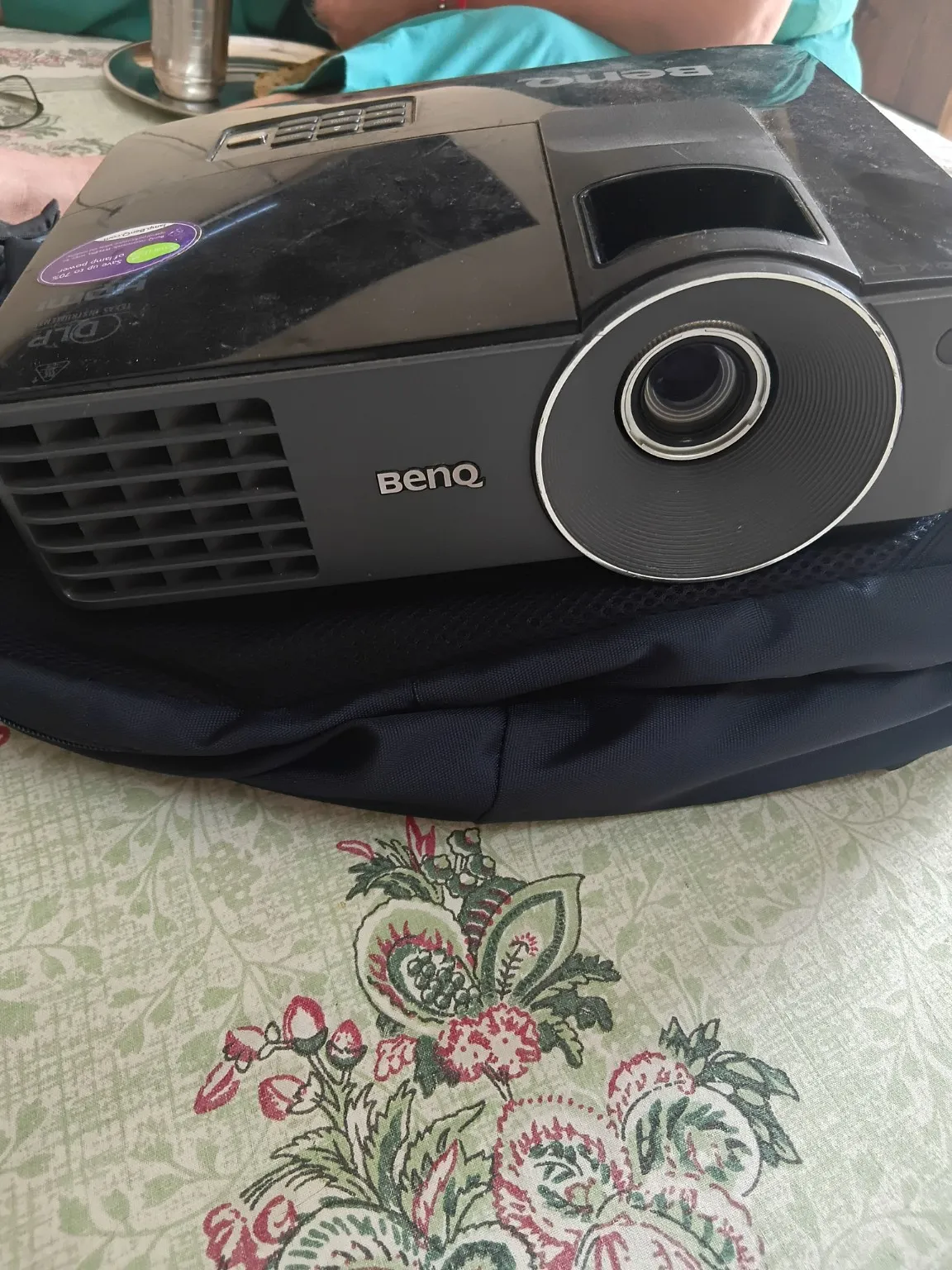 BenQ MX520 DLP Projector in working condition. - Thumbnail 2