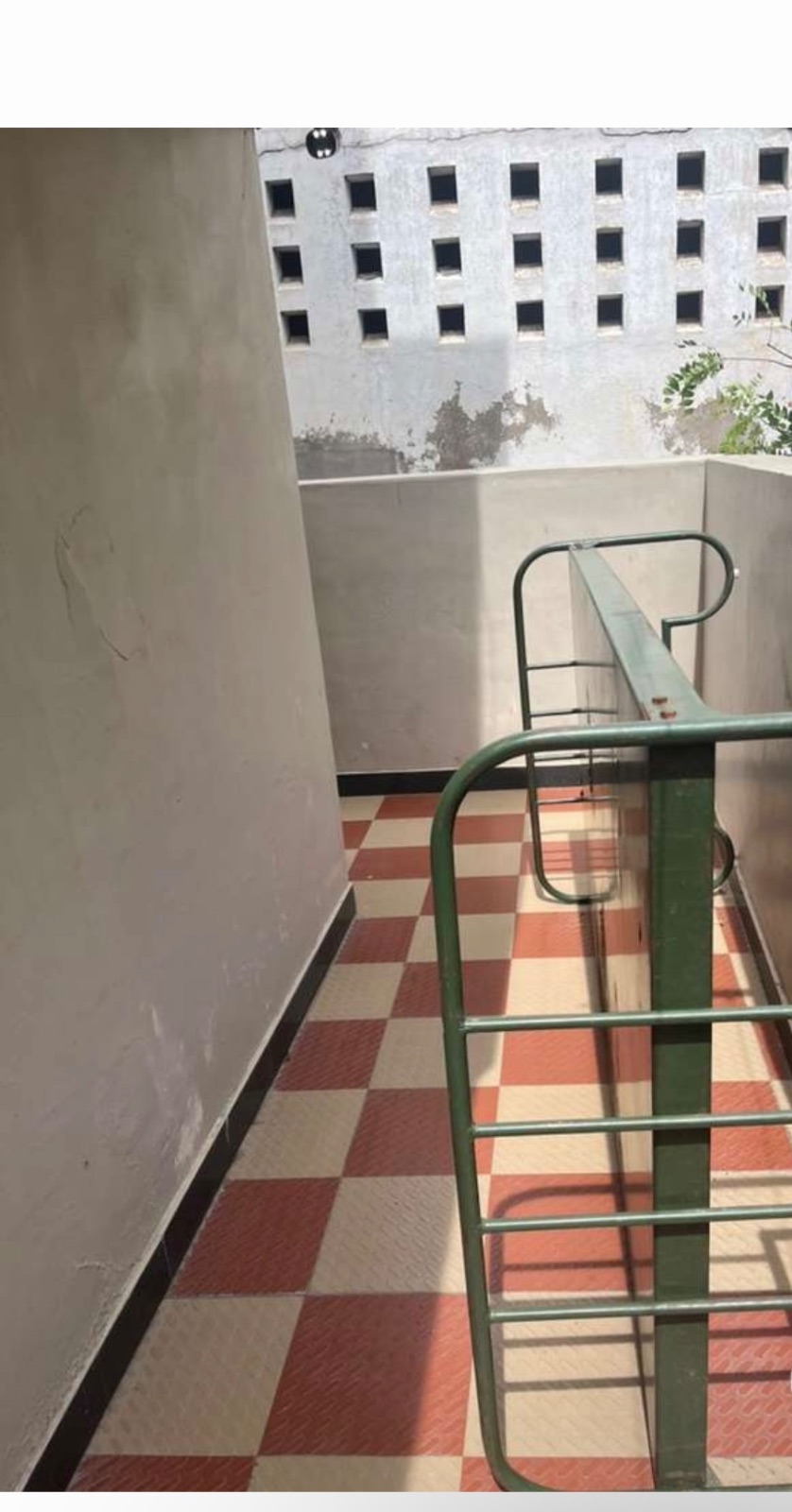 High steel cot for sale - Thumbnail 2