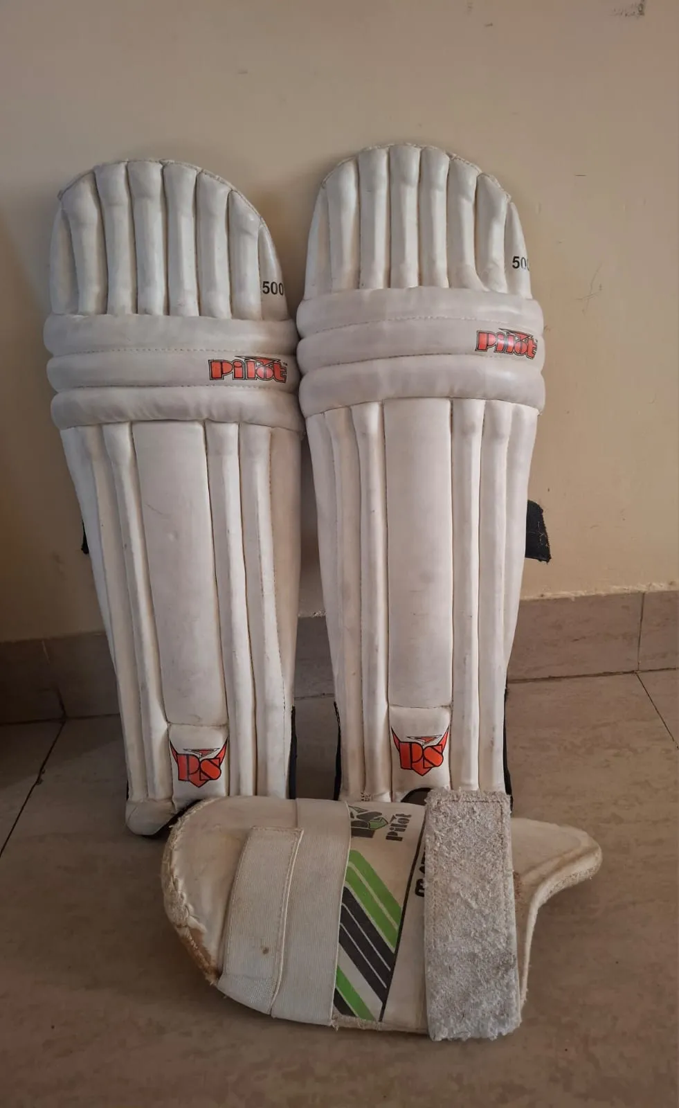 Cricket gear for sale in Lucknow, Uttar Pradesh