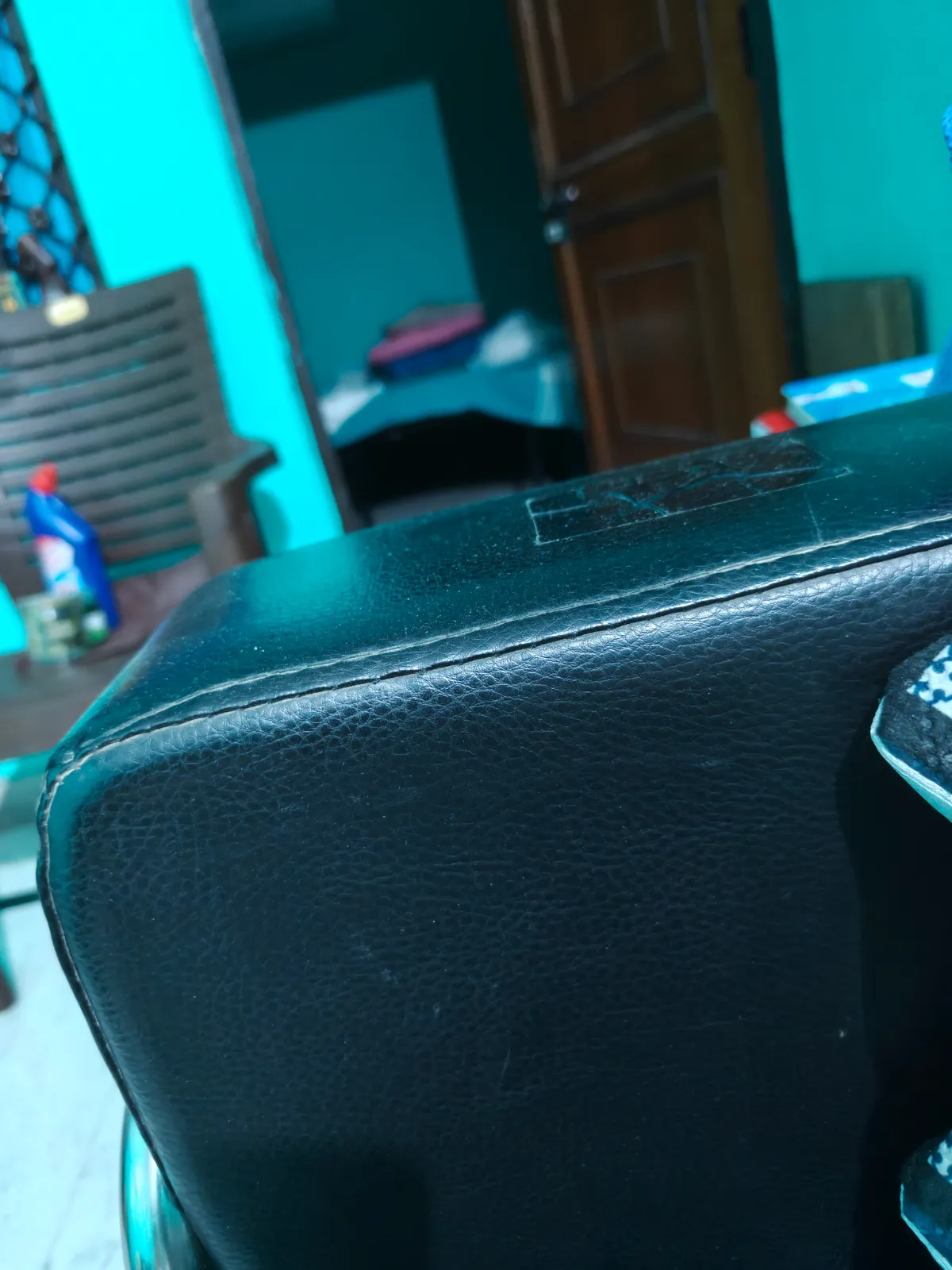 3 seater leather sofa - Thumbnail 3