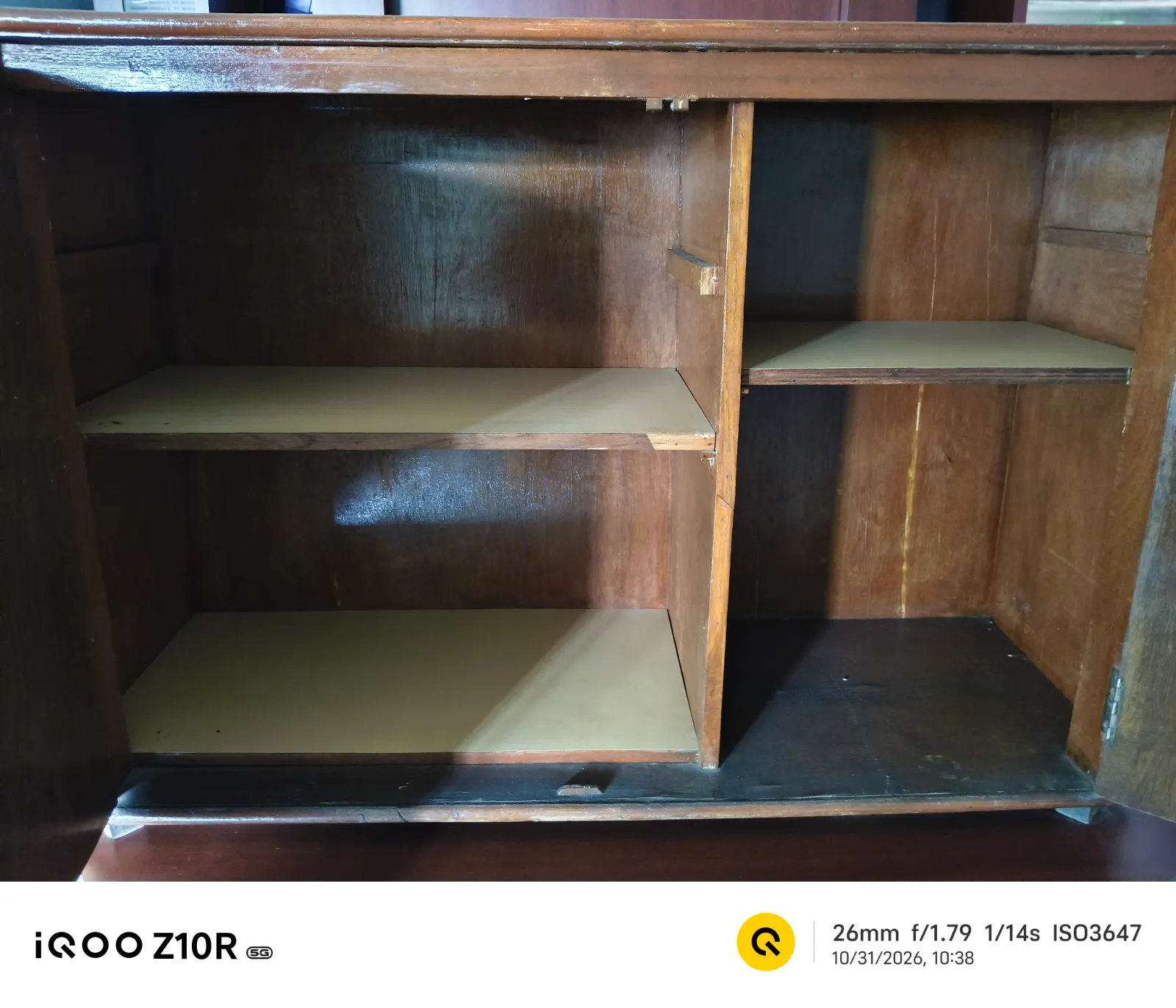 Small show case and storage unit for sale in Thane, Maharashtra