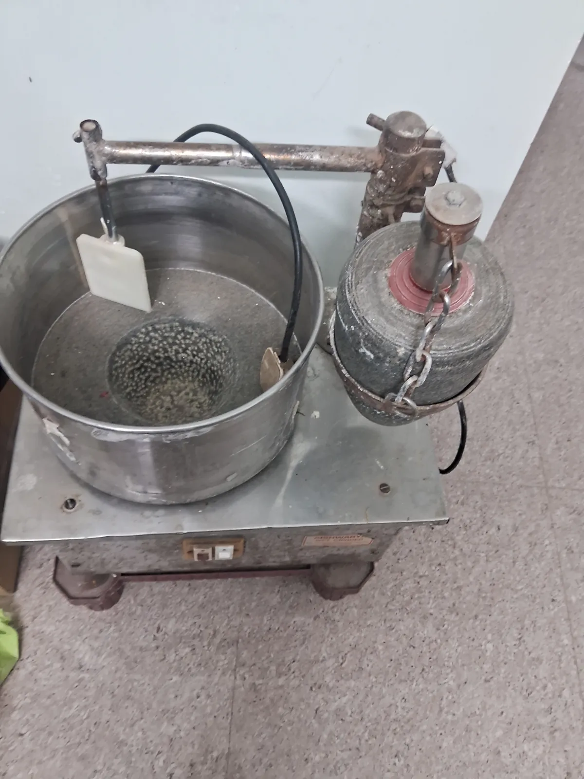 Grinder old model with good condition - Thumbnail 3