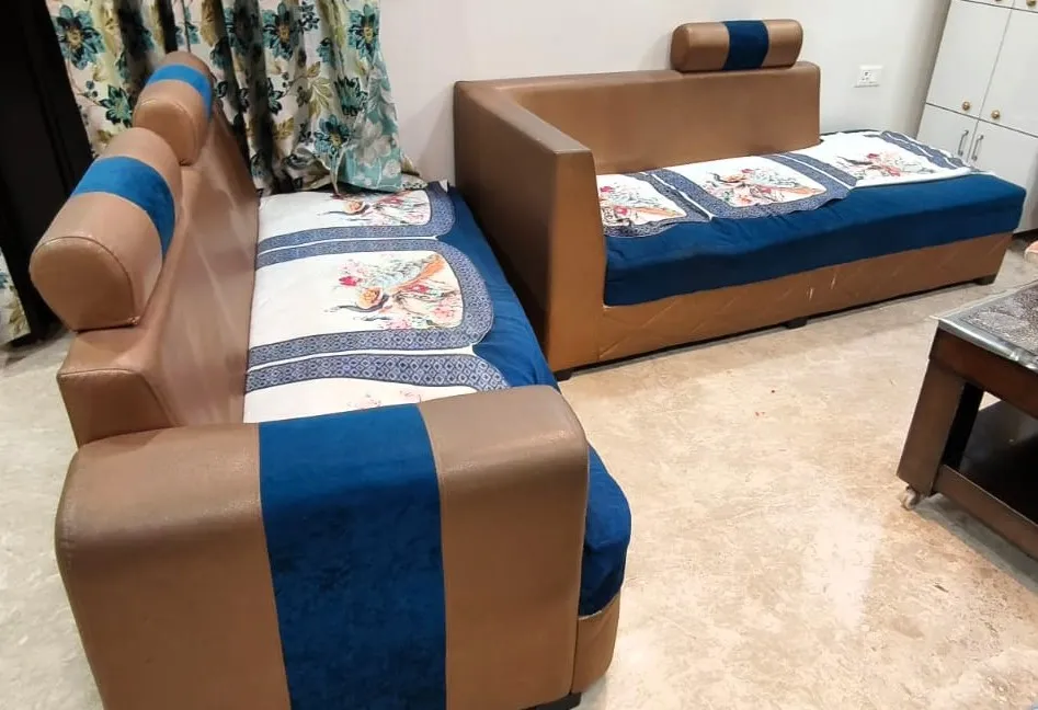 7 Seater sofa set + matching center table glass top. - Thumbnail 2