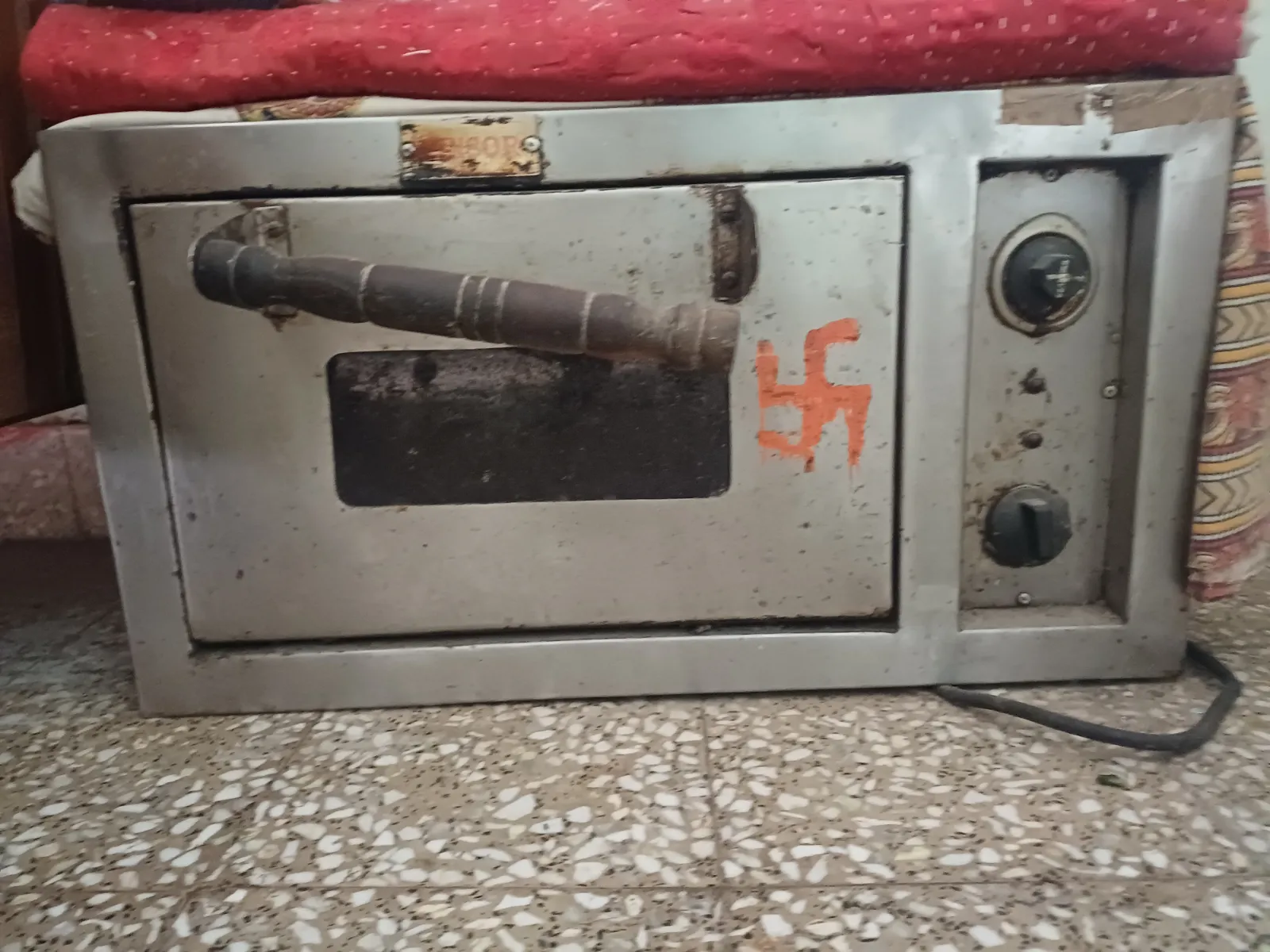 Oven - Image 1