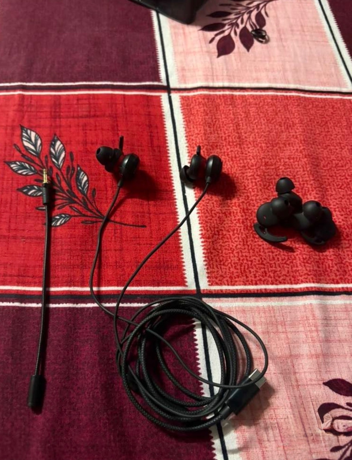 SpinBot C30 Type-C Gaming Earphones; Lightly Used - Thumbnail 5