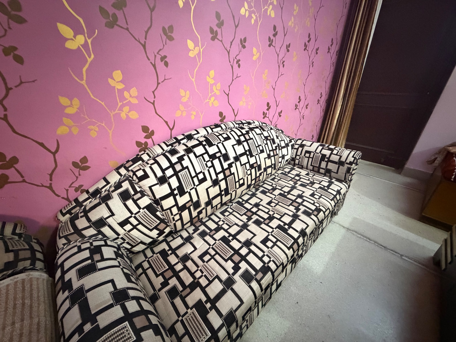5 seater sofa with table swing zhula dinning table - Thumbnail 5