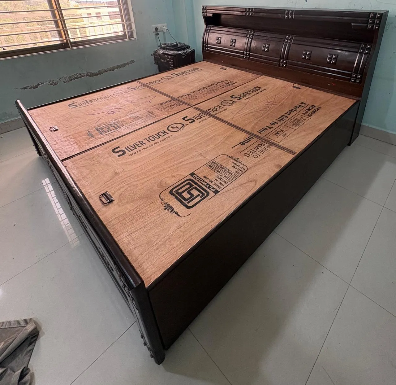King size double bed - Thumbnail 2