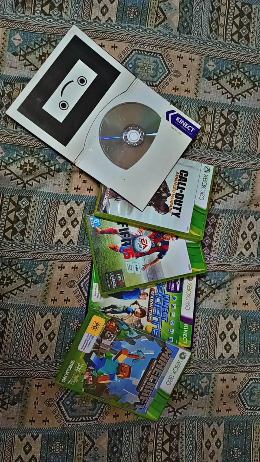 Xbox 360 e with kinict sensor 250gb - Image 1