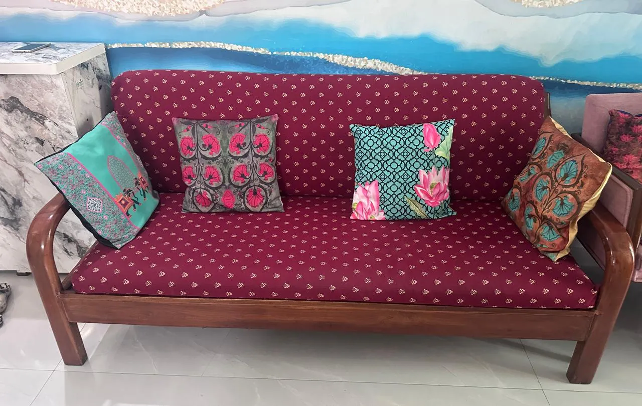 Sofa Set - NINE seater (3+2+1+1+1+1)- 2 years old - Thumbnail 3