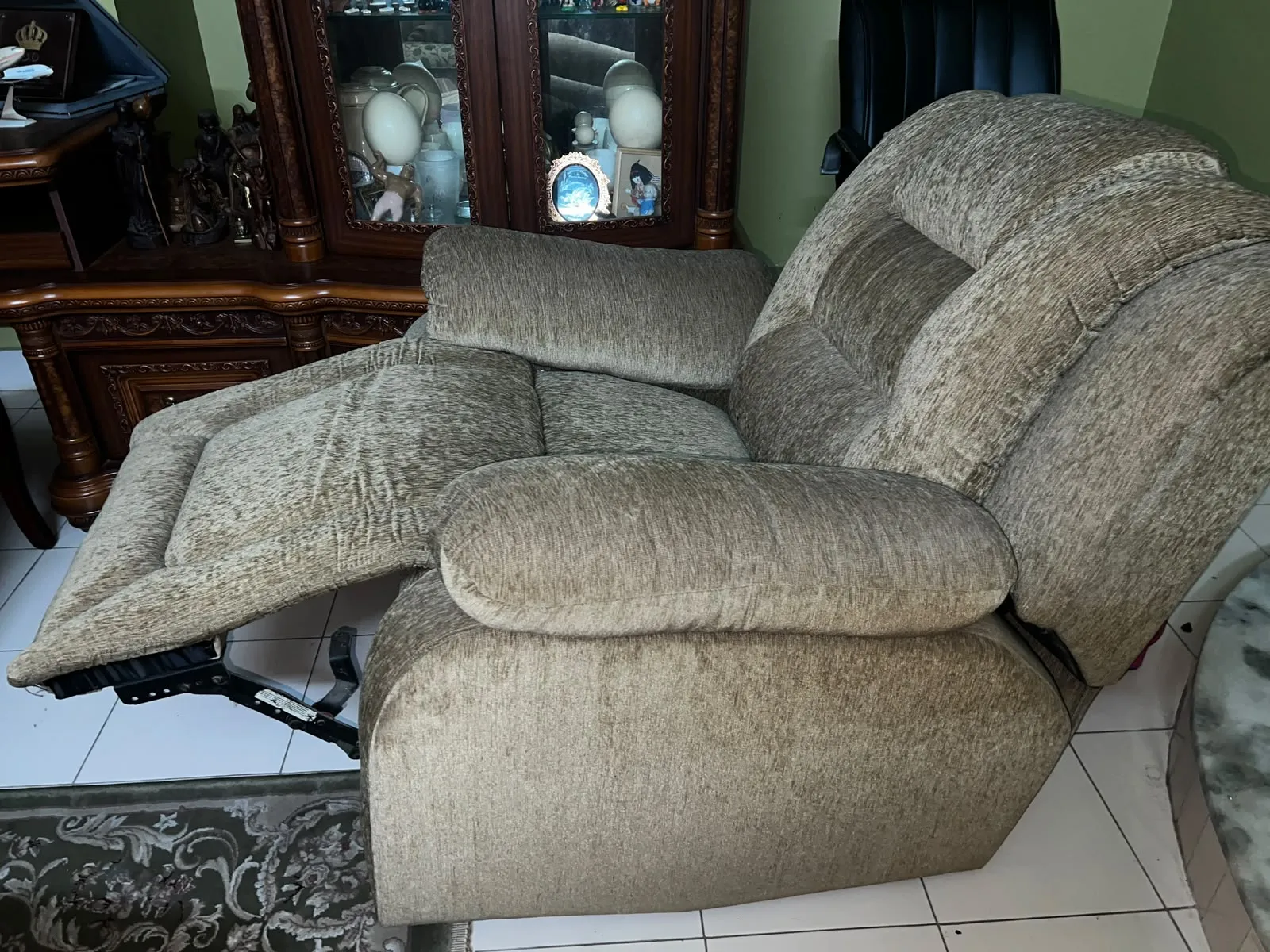 Beautiful Olive Recliner from AE Designs - Unused - Thumbnail 3